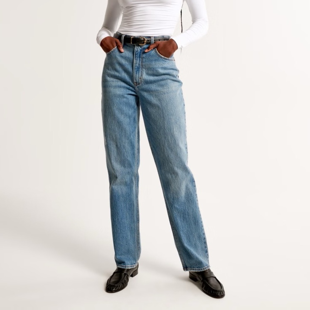Abercrombie The ‘90s Straight Ultra High Rise - Medium Wash
